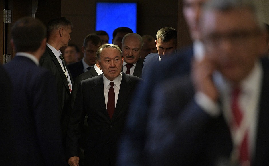 President of Kazakhstan Nursultan Nazarbayev before the restricted meeting of the Supreme Eurasian Economic Council.