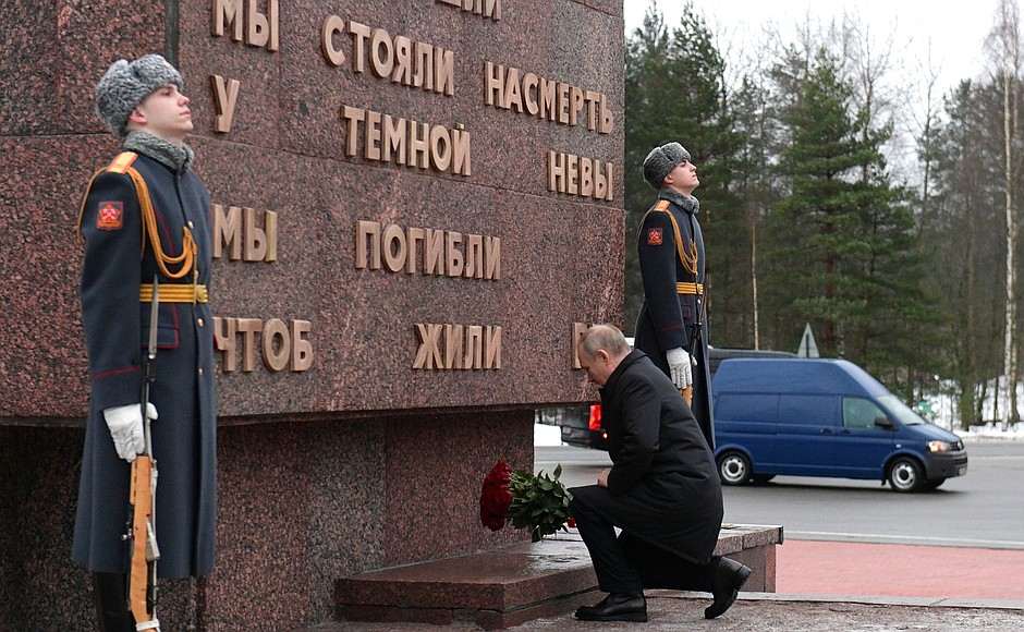 Vladimir Putin laid flowers at the Landmark Stone monument as he visited the Nevsky Pyatachok memorial military-historical complex.