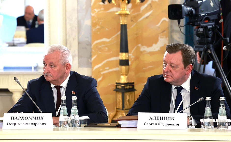 At a meeting of the Supreme State Council of the Union State. Deputy Prime Minister of the Republic of Belarus Piotr Parkhomchik (left) and Foreign Minister of the Republic of Belarus Sergei Aleinik.