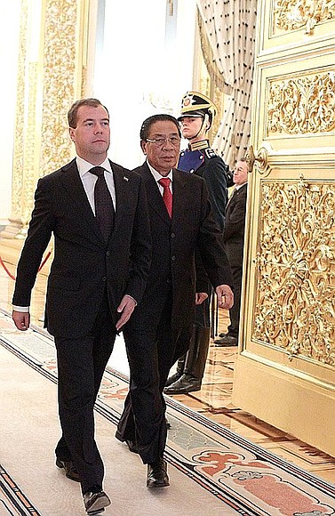 С Президентом Лаосской Народно-Демократической Республики Тюммали Сайнясоном.