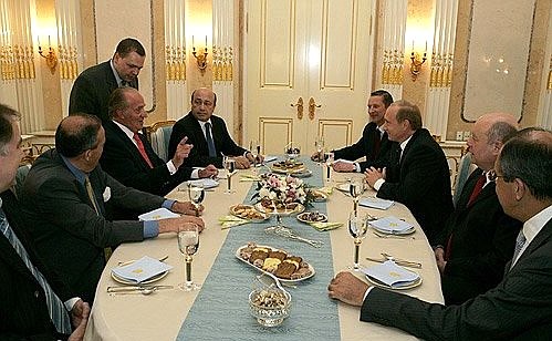 An informal meeting with Spanish King Juan Carlos I.