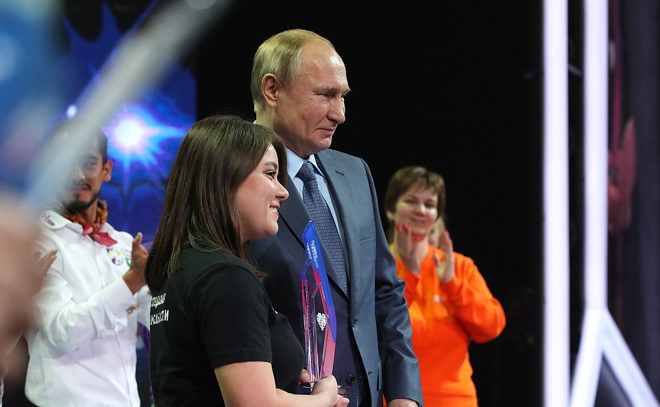 The Volunteer of Russia 2019 award ceremony. With Inessa Klyukina, winner of the Volunteer of the Year award for her project, The E-Motion Creative Inclusive Studio.