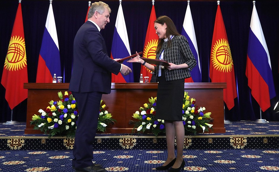Ceremony held to exchange documents signed during the Russian President’s state visit to Kyrgyzstan.