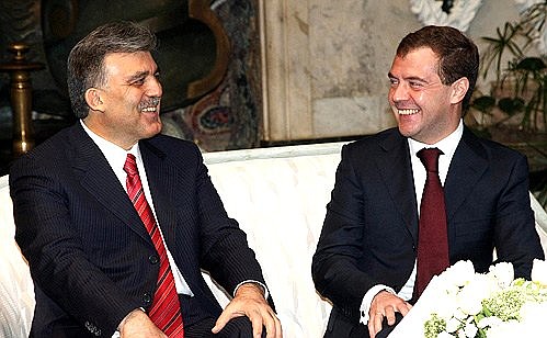 С Президентом Турецкой Республики Абдуллахом Гюлем.