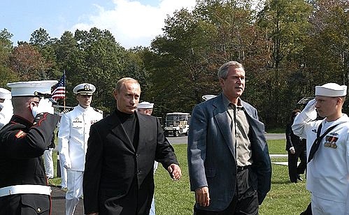 President Putin with US President George W. Bush.