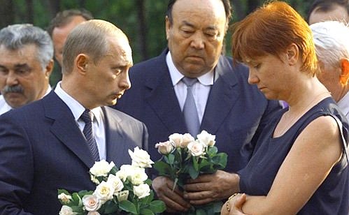 President Putin and Bashkortostan\'s President Murtaza Rakhimov meeting with relatives of the victims of the plane crash over Germany.