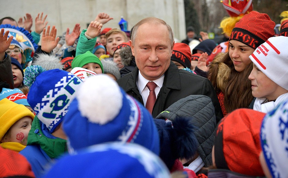 Vladimir Putin met with children attending Kremlin New Year Party.