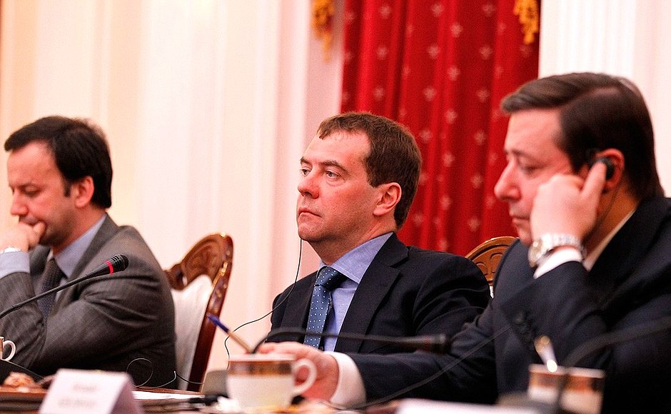 Meeting with representatives of the international business community investing in the North Caucasus tourism cluster. Presidential Aide Arkady Dvorkovich (left), Deputy Prime Minister and Presidential Plenipotentiary Envoy to the North Caucasus Federal District Alexander Khloponin (right).