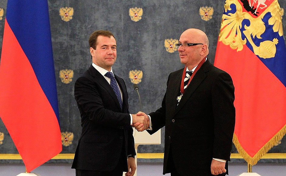 Presenting state decorations. Mogeli Khubutia, director of Sklifosovsky Research Institute of Emergency Medicine (Moscow), receives the Order for Services to the Fatherland III degree.