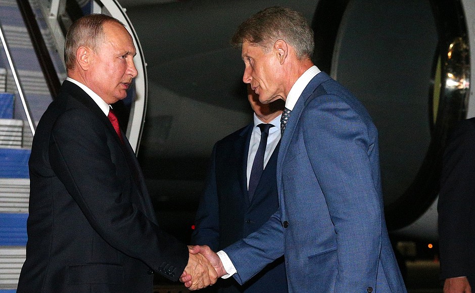 Vladimir Putin arrives in Vladivostok on a working trip. With Governor of the Primorye Territory Oleg Kozhemyako.