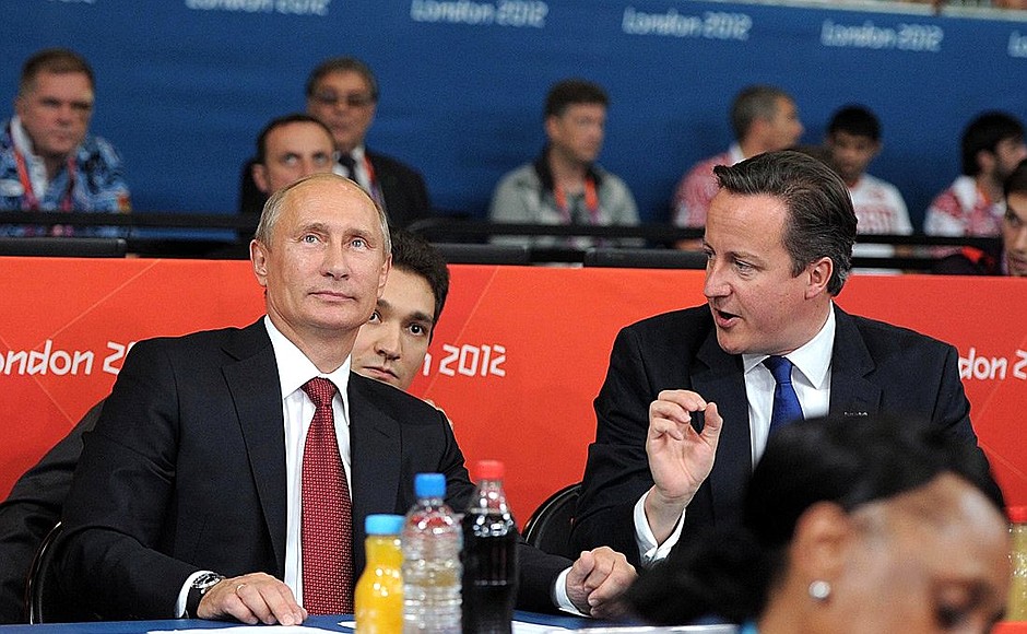 С Премьер-министром Великобритании Дэвидом Кэмероном на финале олимпийских соревнований по дзюдо.