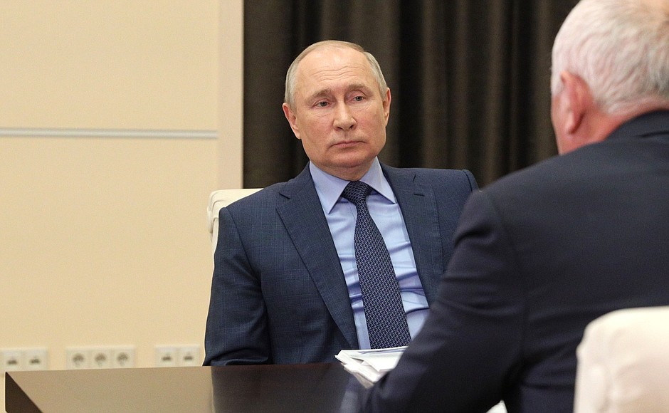 Встреча с главой госкорпорации «Ростех» Сергеем Чемезовым • Президент России