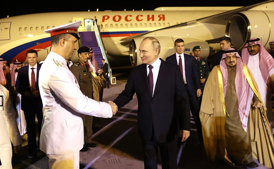 Vladimir Putin arrives in Saudi Arabia on a working visit.