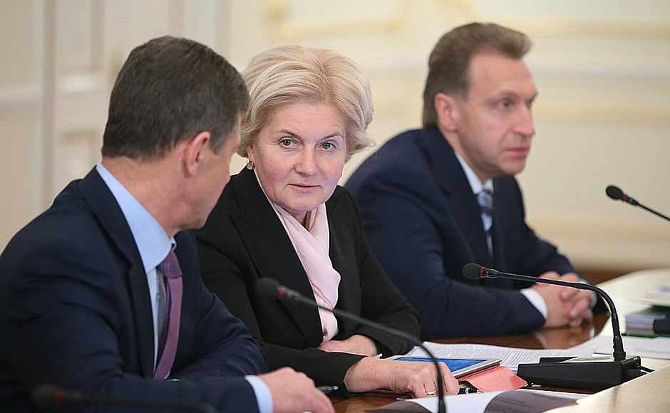 Before the meeting with Government members. From left: Deputy Prime Ministers Dmitry Kozak and Olga Golodets and First Deputy Prime Minister Igor Shuvalov.