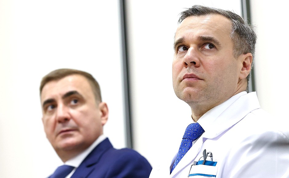 Tula Region Governor Alexei Dyumin, left, and Acting Chief Physician of the Tula Regional Oncology Centre Dmitry Istomin at the opening ceremony for oncology centres in Russia’s regions (via videoconference).