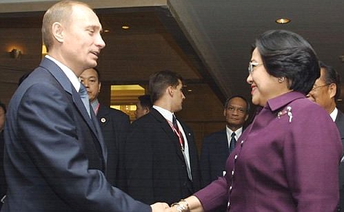 President Putin with Indonesian President Megawati Sukarnoputri.