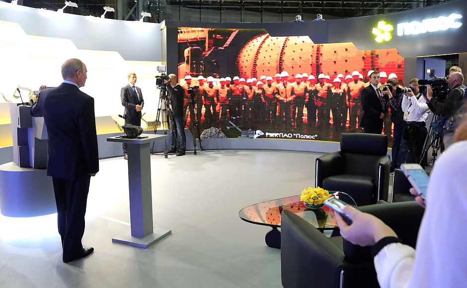 Vladimir Putin visited an exhibition featuring priority development areas and gave the order to launch operations and construction at a number of enterprises via video link.