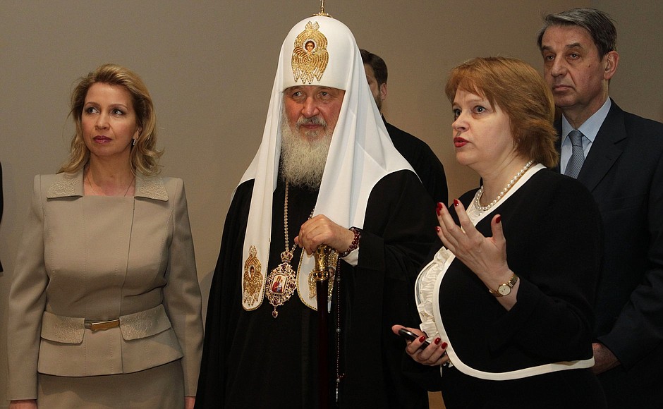 Svetlana Medvedeva and Patriarch Kirill of Moscow and All Russia visited the Holy Russia exhibition in the State Tretyakov Gallery of Russian fine art. With the museum’s Director General Irina Lebedeva and Culture Minister Alexander Avdeyev.