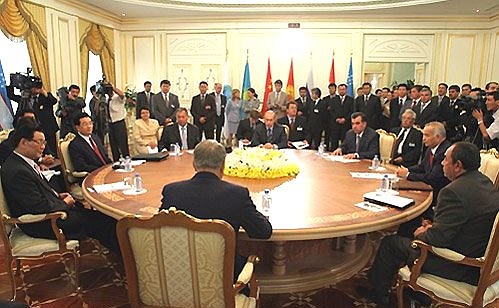 Заседание Совета глав государств – членов Шанхайской организации сотрудничества в узком составе.