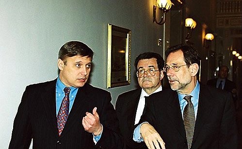 From left to right, Russian Prime Minister Mikhail Kasyanov, Romano Prodi, President of the European Commission, and Javier Solana, Secretary General of the Council of the European Union and High Representative for the Common Foreign and Security Policy, after a meeting during the Russia-EU summit.