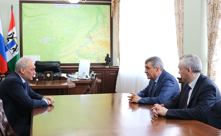Magomedsalam Magomedov held a working meeting with Presidential Plenipotentiary Envoy to the Siberian Federal District Sergei Menyailo and Novosibirsk Region Governor Andrei Travnikov.