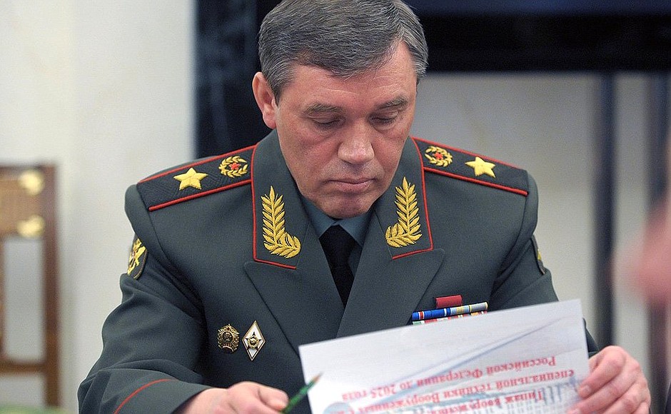 Before the start meeting on drafting the 2016–2025 State Armament Programme. Chief of Armed Forces General Staff Valery Gerasimov.