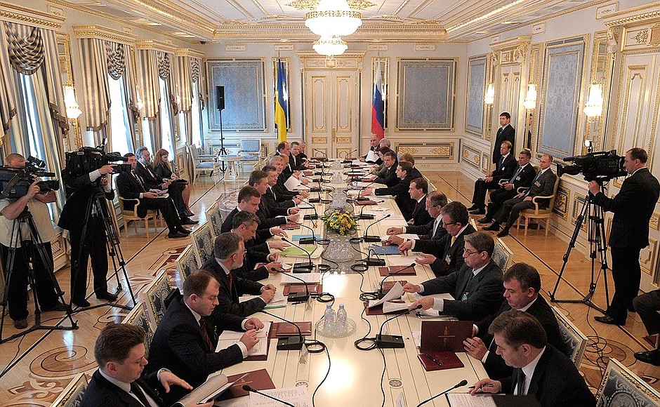 The Russian and Ukrainian Presidents, Dmitry Medvedev and Viktor Yanukovych took part in a meeting of the Russian-Ukrainian Interstate Commission.