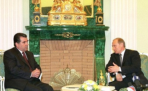 С Президентом Таджикистана Эмомали Рахмоновым.