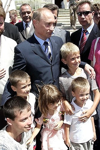 С посетителями городского кремля.