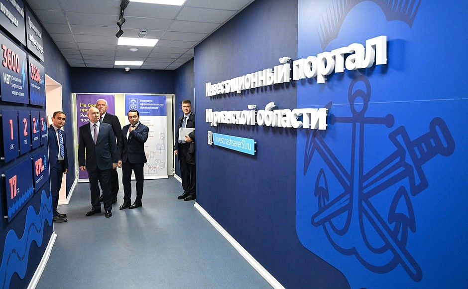 Vladimir Putin toured the Murmansk Region's Regional Governance Centre.
