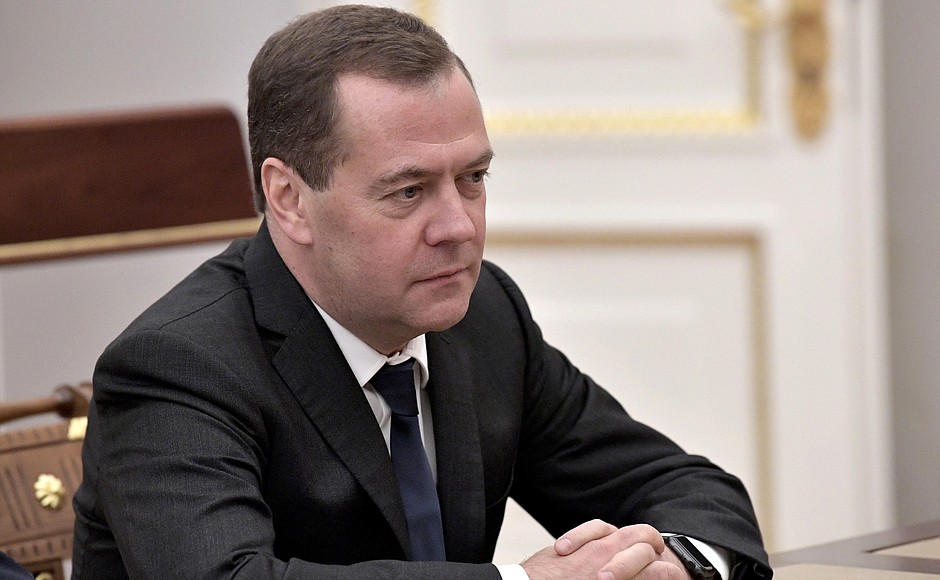 Председатель Правительства Дмитрий Медведев перед началом совещания с постоянными членами Совета Безопасности.