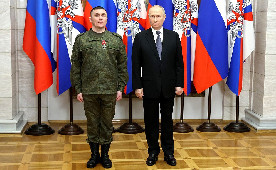The Order of Courage was awarded to Lieutenant Colonel Anatoly Smerdov.