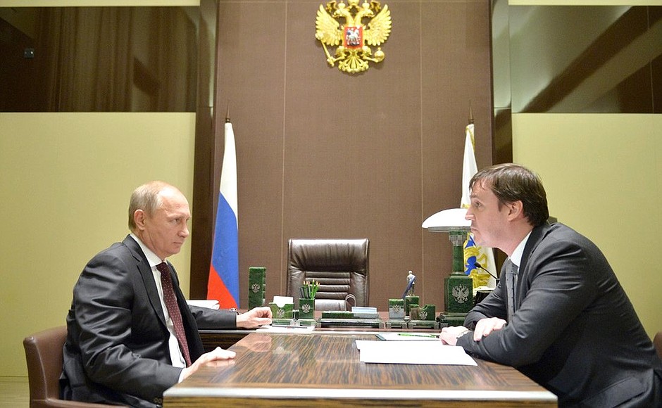 With Rosselkhozbank Board President Dmitry Patrushev.