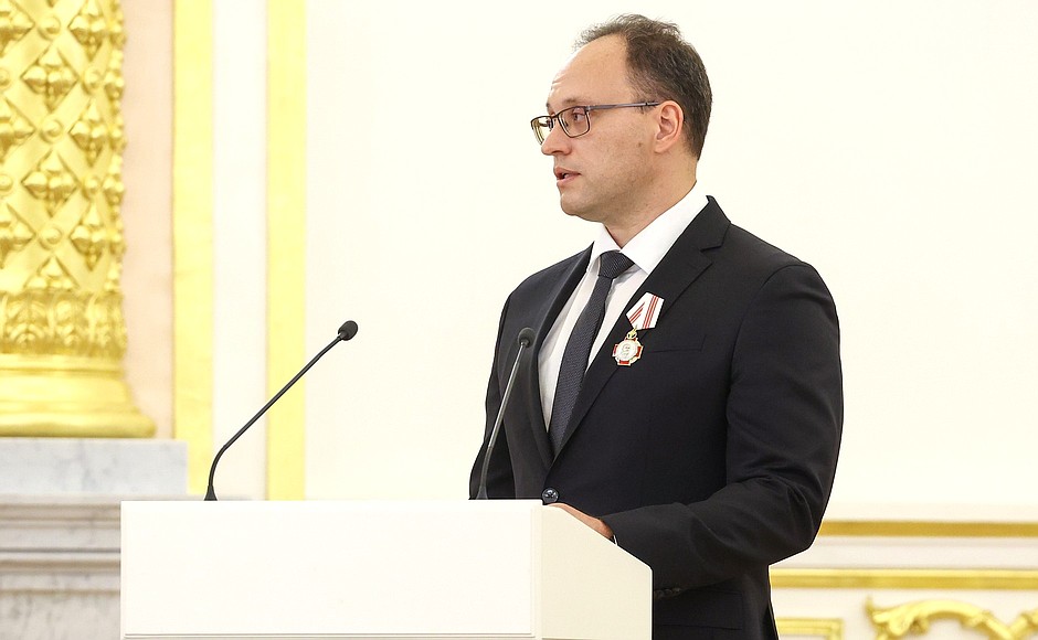 Ceremony to mark the 100th anniversary of the State Sanitary and Epidemiological Service. Anton Lopatin, director of the Rospotrebnadzor Anti-Plague Centre, awarded the Order of Pirogov.