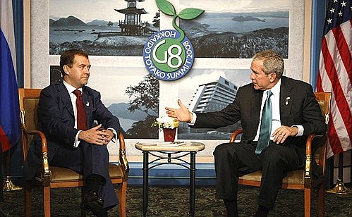 С Президентом Соединённых Штатов Америки Джорджем Бушем.
