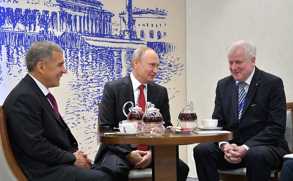 Встреча с главой Татарстана Рустамом Миннихановым и премьер-министром Баварии Хорстом Зеехофером.