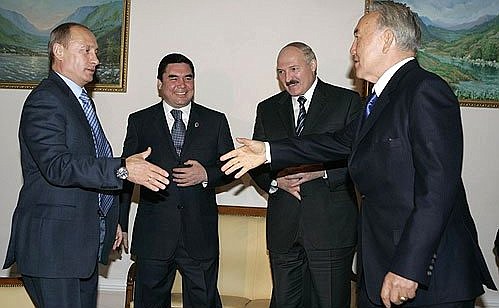 During the summit of heads of CIS member states. From right to left: the President of Turkmenistan, Gurbanguly Berdymukhammedov, the President of the Republic of Belarus, Alexander Lukashenko, and the President of the Republic of Kazakhstan, Nursultan Nazarbaev.