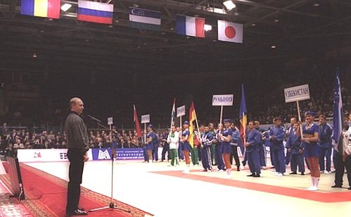 Выступление на церемонии открытия первого международного турнира по дзюдо на Кубок Президента России.