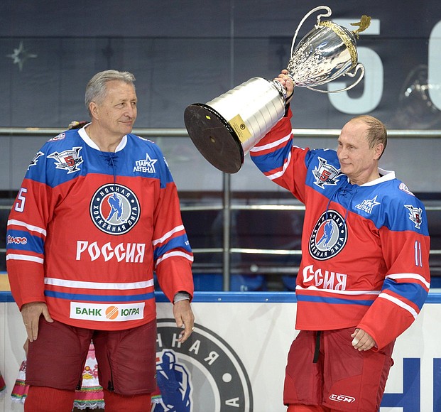 After the match between the NHL Stars team of ice hockey veterans and the NHL team opening the Night Hockey League’s fifth season. With President of the Night Hockey League Alexander Yakushev.