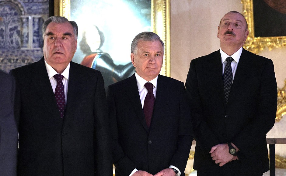 Visiting Tsarskoye Selo museum-reserve. From left: President of Tajikistan Emomali Rahmon, President of Uzbekistan Shavkat Mirziyoyev, President of Azerbaijan Ilham Aliyev.