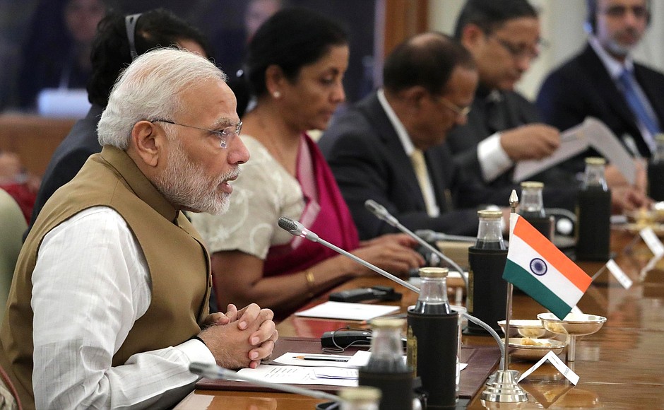 Премьер-министр Индии Нарендра Моди во время российско-индийских переговоров в расширенном формате.