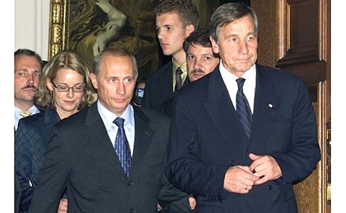 President Vladimir Putin with Wolfgang Clement, the Prime Minister of North Rhine-Westphalia.