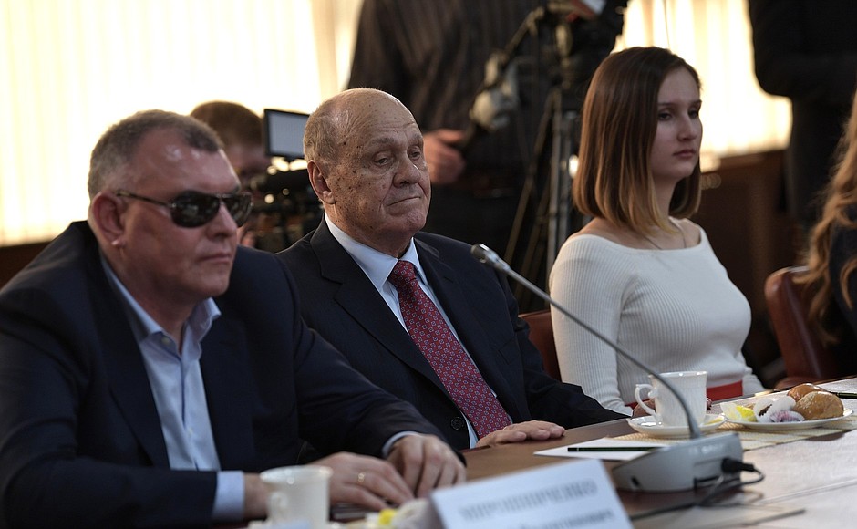 Head of a workshop at the department of non-fiction film directing, film director Sergei Miroshnichenko (left) and head of a feature film workshop, film director, actor and screenwriter Vladimir Menshov (centre) at a meeting with VGIK professionals, young graduates and students.