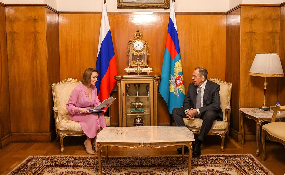 Maria Lvova-Belova meets with Foreign Minister Sergei Lavrov.