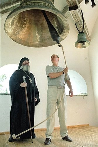 С игуменом Валаамского Спасо-Преображенского монастыря архимандритом Панкратием во время осмотра обители.