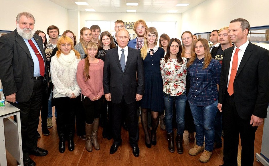 Vladimir Putin visited the Far East Federal University’s laboratory centre.