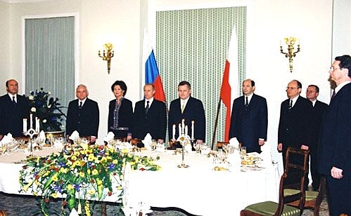 Официальный обед от имени Президента Польши Александера Квасьневского.
