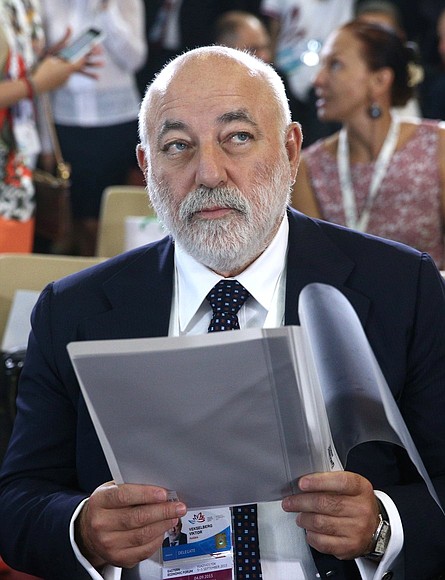 Before the discussion on the subject Sustainable Development: Business and Preserving Biodiversity, which was part of the Eastern Economic Forum. President of the Skolkovo Fund Viktor Vekselberg.