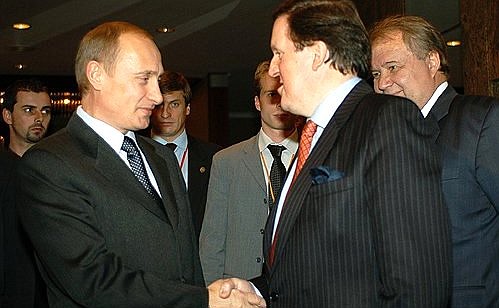President Putin with NATO Secretary-General George Robertson.
