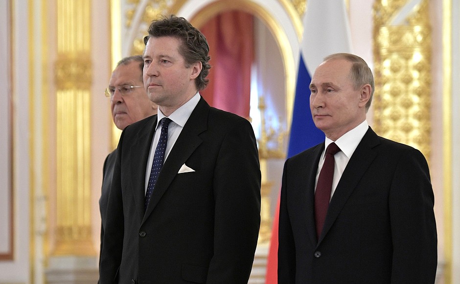 Geza Andreas von Geyr (Germany) presents his letter of credence to Vladimir Putin.